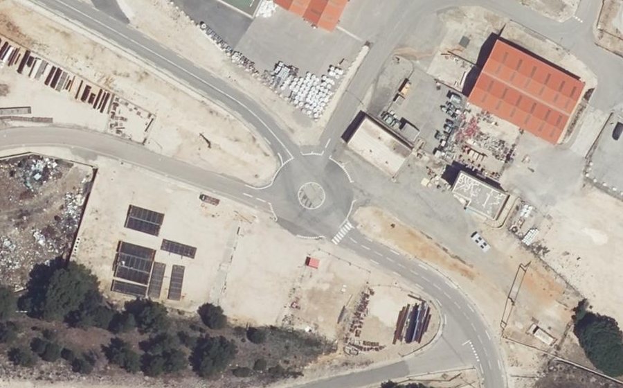 Vue aérienne du Rond-point anonyme n°1208808656