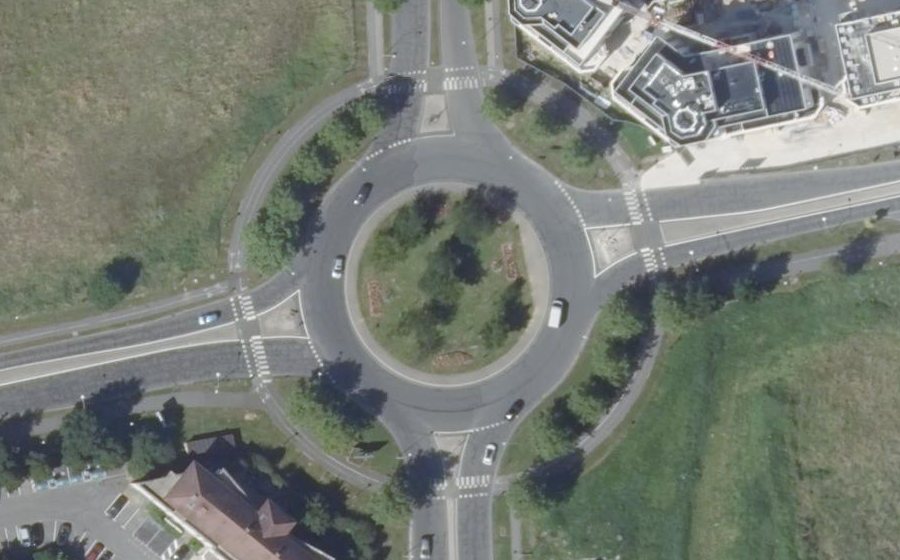 Vue aérienne du Rond-point anonyme n°1209786778