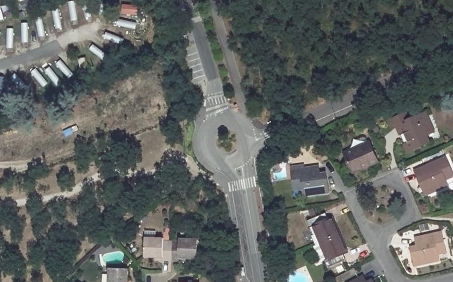 Vue aérienne du Rond-point anonyme n°121016562