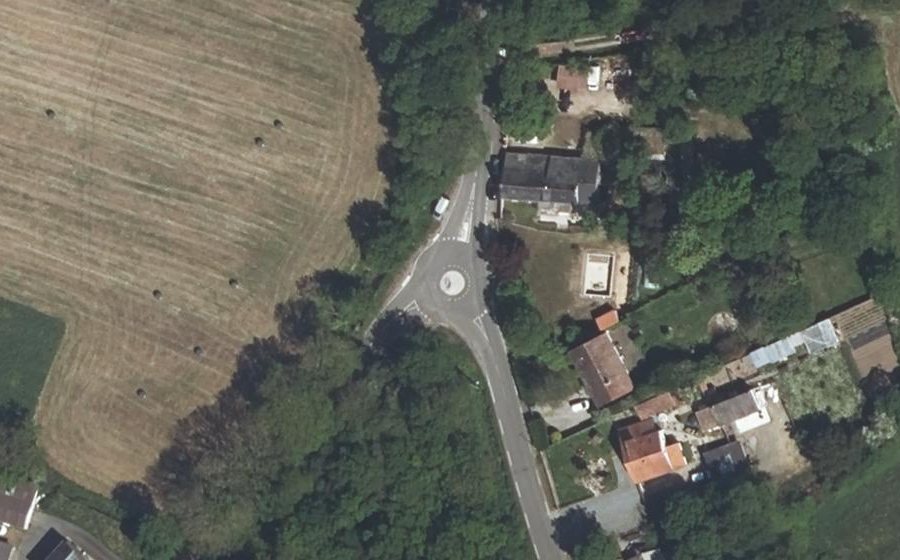 Vue aérienne du Rond-point anonyme n°1210580501