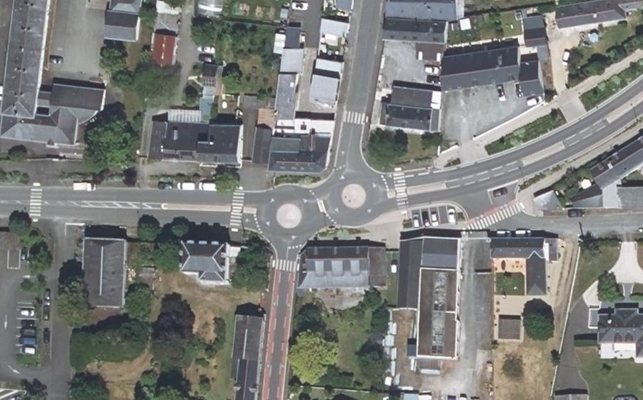 Vue aérienne du Rond-point anonyme n°1210925580