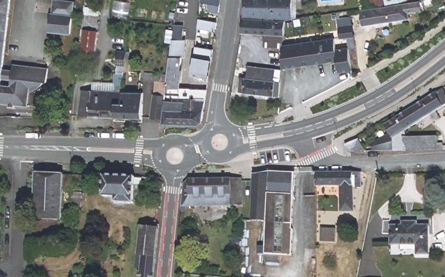 Vue aérienne du Rond-point anonyme n°1210925582