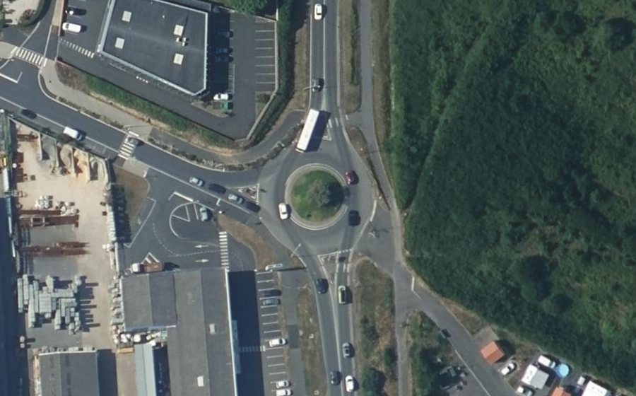 Vue aérienne du Rond-point anonyme n°121120206