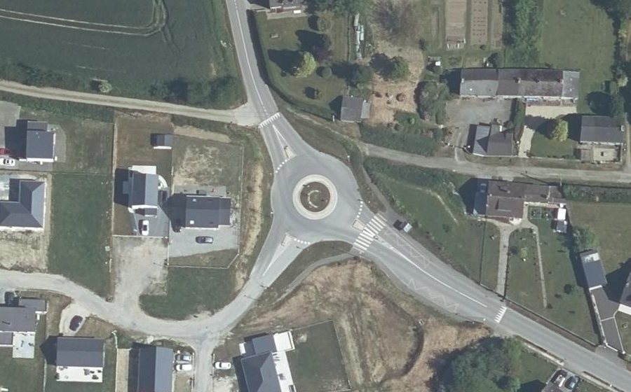 Vue aérienne du Rond-point anonyme n°1211254985
