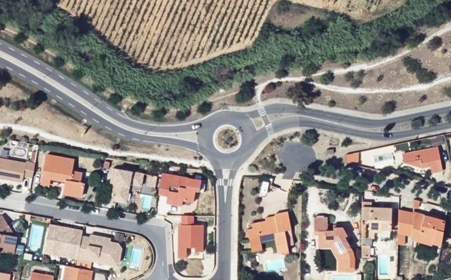 Vue aérienne du Rond-point anonyme n°121132460