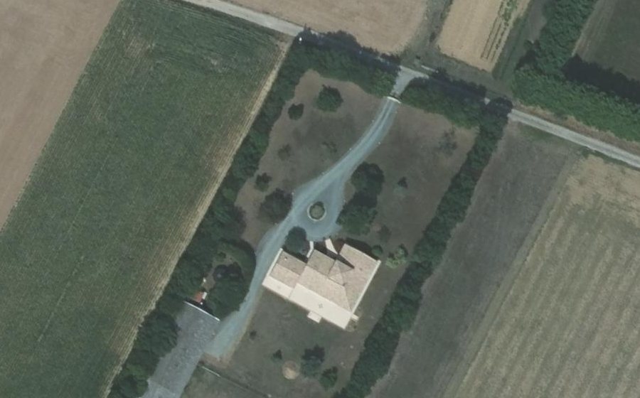 Vue aérienne du Rond-point anonyme n°121296636