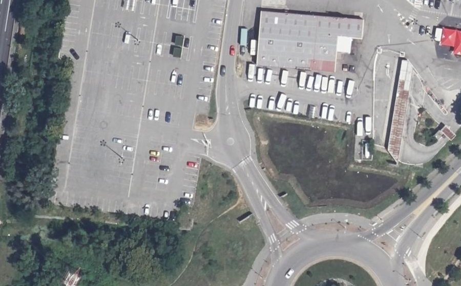 Vue aérienne du Rond-point anonyme n°1213533775