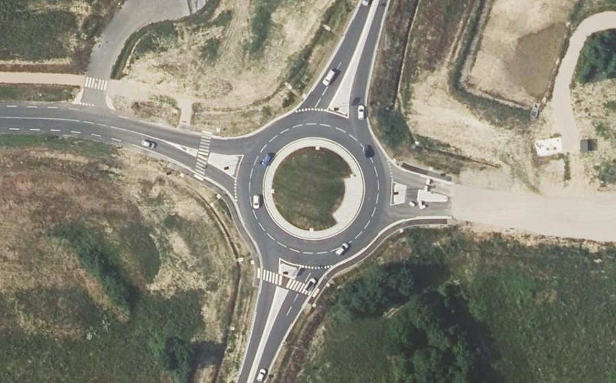 Vue aérienne du Rond-point anonyme n°1213543455
