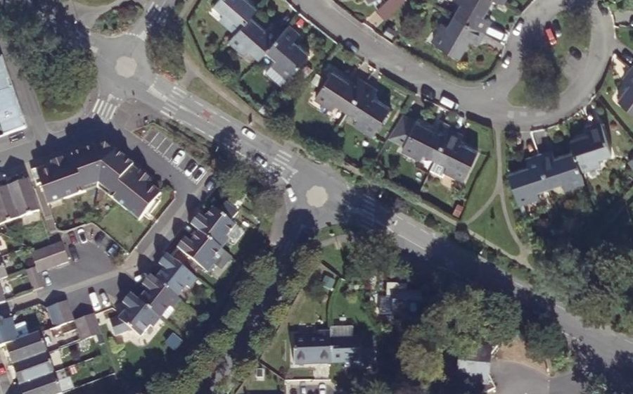 Vue aérienne du Rond-point anonyme n°1214805678