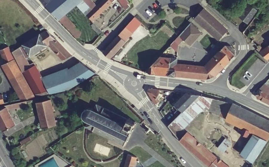 Vue aérienne du Rond-point anonyme n°1215643400