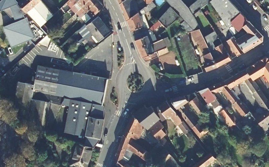 Vue aérienne du Rond-point anonyme n°1215790042