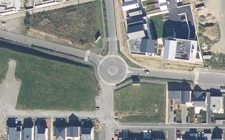 Vue aérienne du Rond-point anonyme n°1215828472