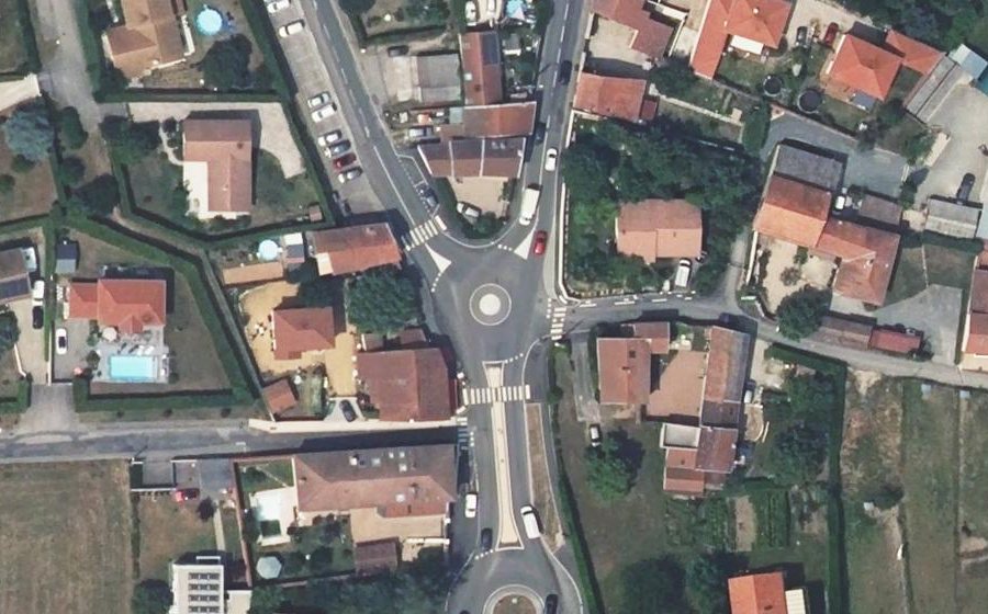 Vue aérienne du Rond-point anonyme n°1216200140