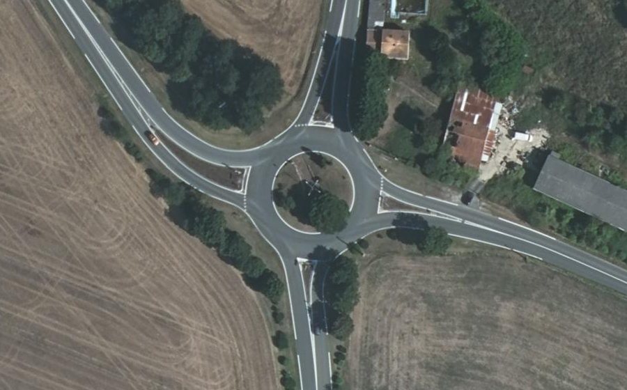 Vue aérienne du Rond-point anonyme n°121636953