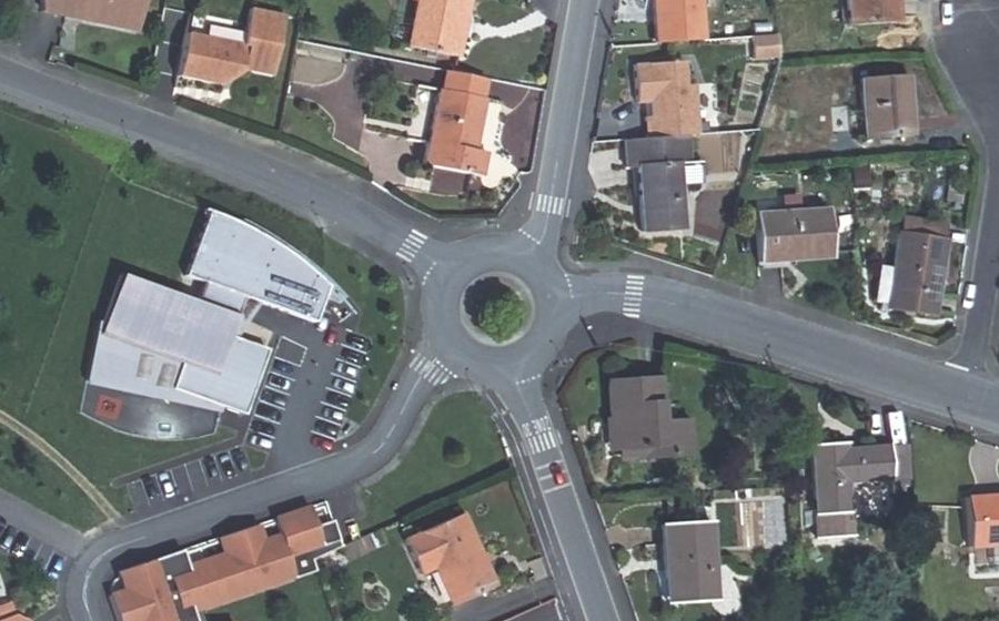 Vue aérienne du Rond-point anonyme n°121649000