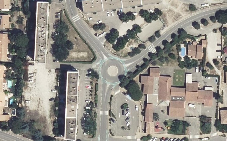 Vue aérienne du Rond-point anonyme n°1216519428