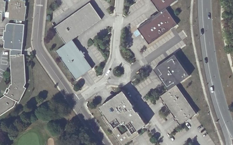 Vue aérienne du Rond-point anonyme n°121720633