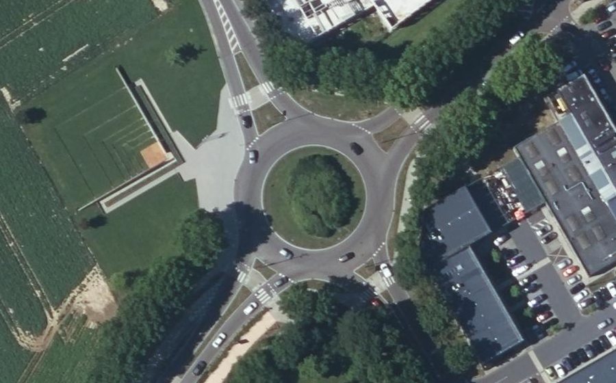Vue aérienne du Rond-point anonyme n°1217482041