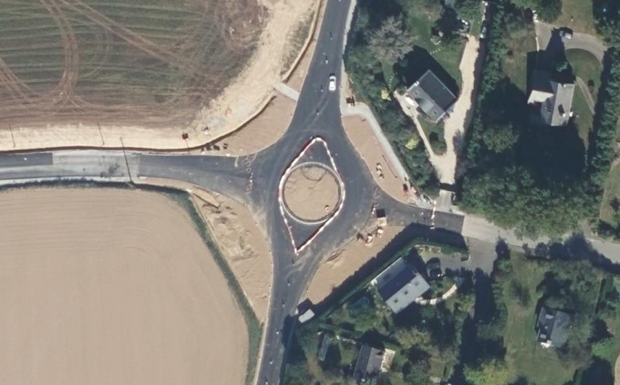 Vue aérienne du Rond-point anonyme n°1217571915