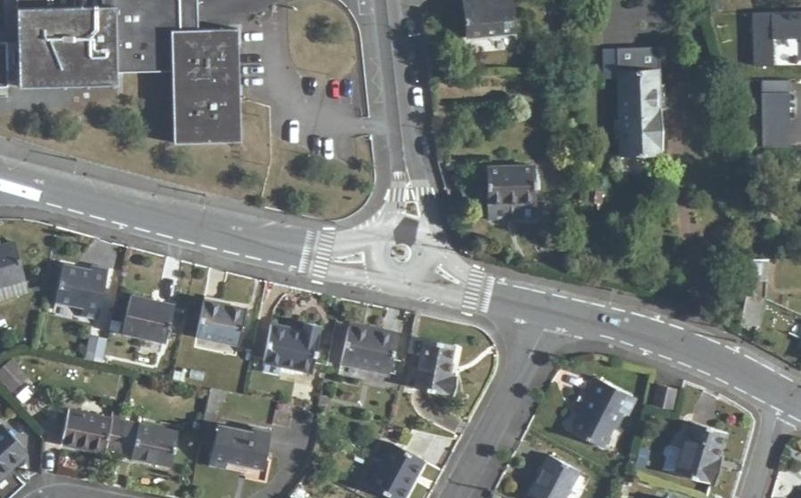 Vue aérienne du Rond-point anonyme n°1217779525