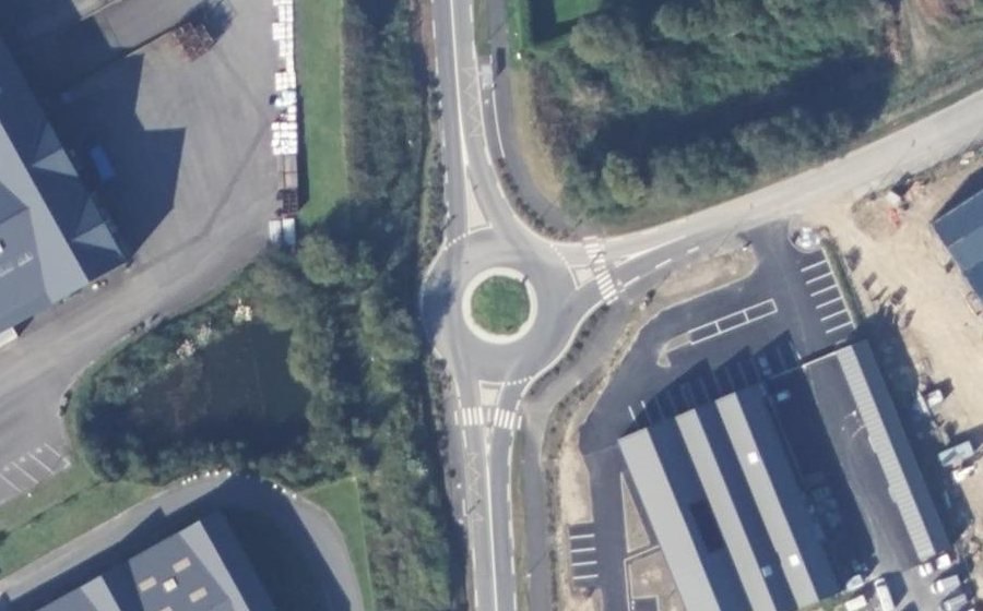 Vue aérienne du Rond-point anonyme n°1218049066