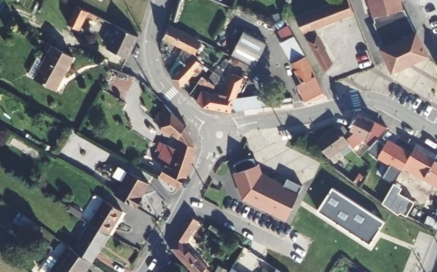 Vue aérienne du Rond-point anonyme n°1218093475
