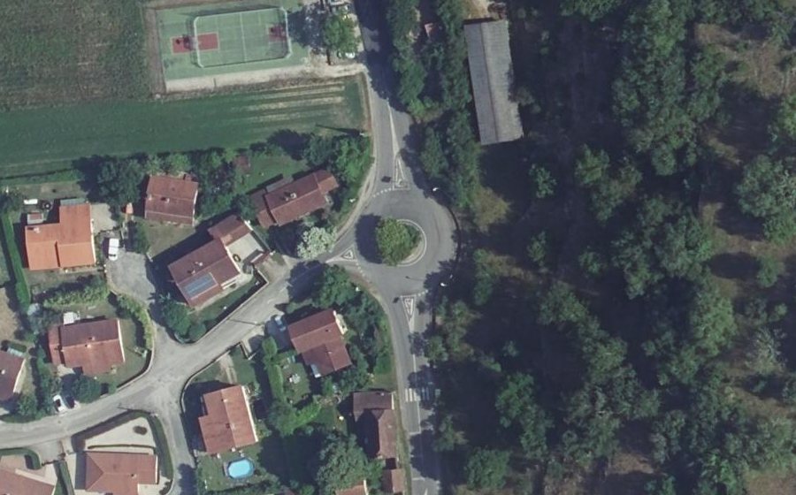 Vue aérienne du Rond-point anonyme n°121810992