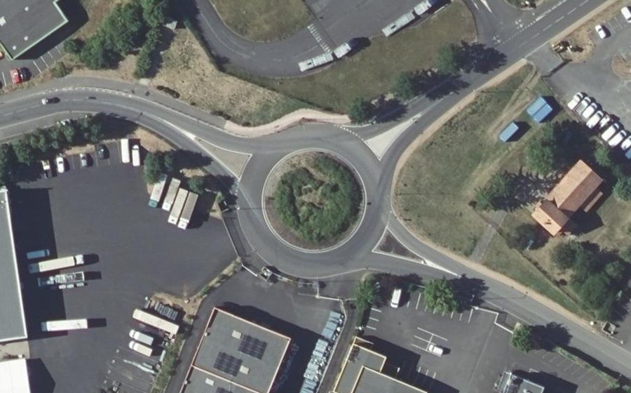 Vue aérienne du Rond-point anonyme n°121832006