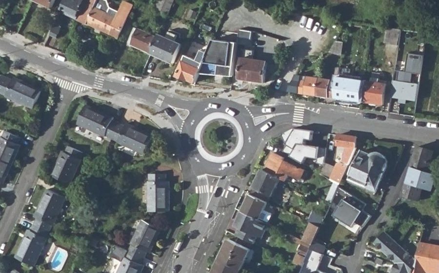 Vue aérienne du Rond-point anonyme n°121862571