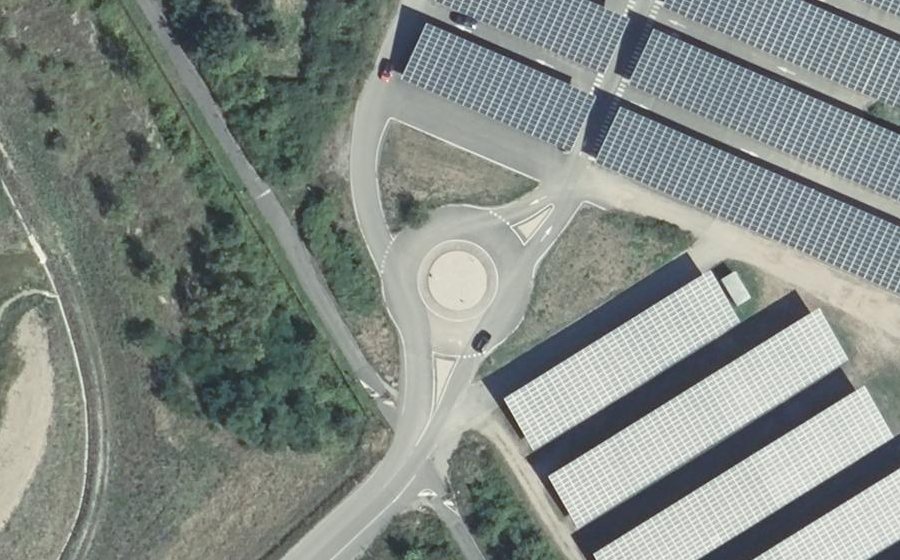 Vue aérienne du Rond-point anonyme n°1218765243