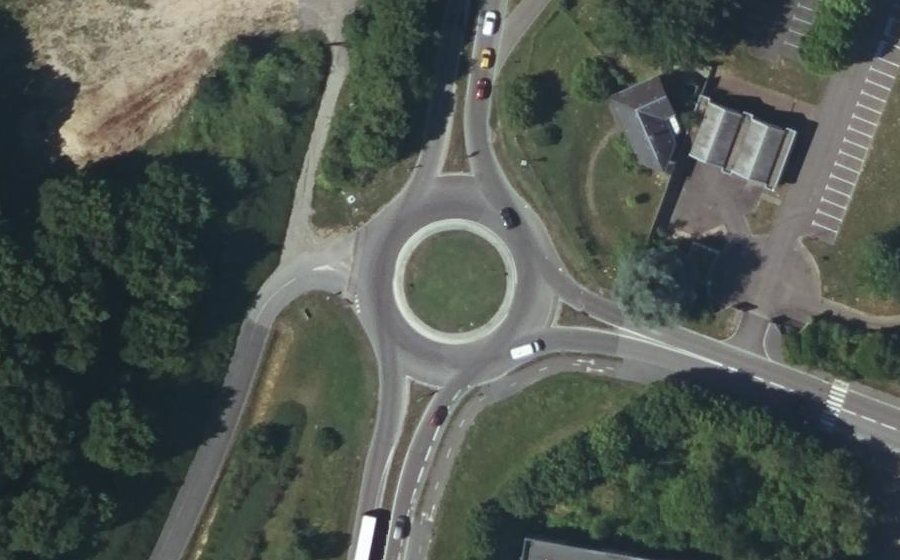 Vue aérienne du Rond-point anonyme n°1218943563