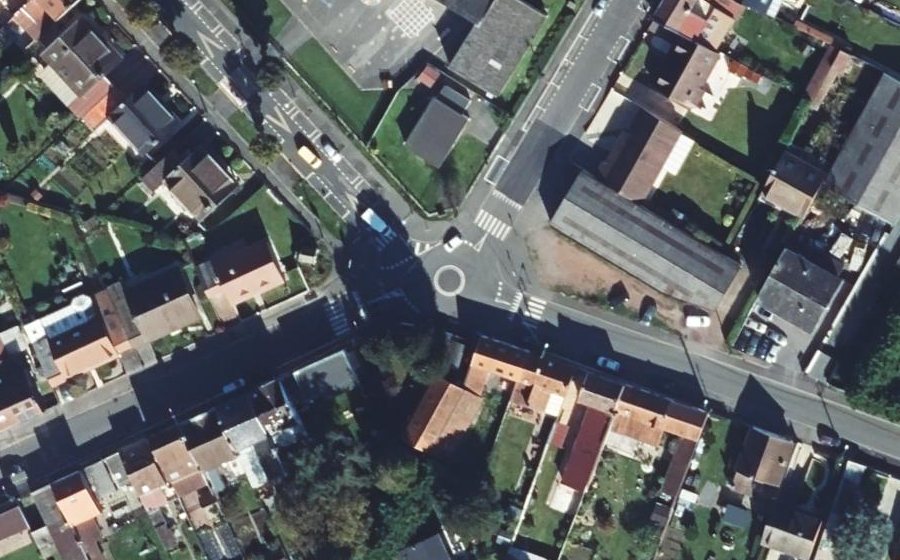 Vue aérienne du Rond-point anonyme n°1219555077