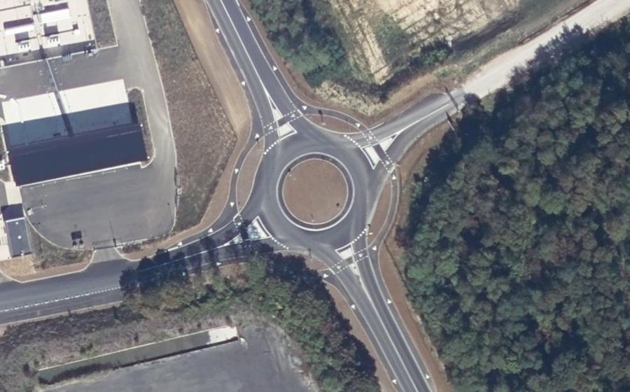 Vue aérienne du Rond-point anonyme n°1219591157
