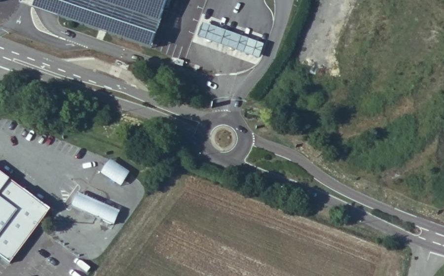 Vue aérienne du Rond-point anonyme n°1219800382