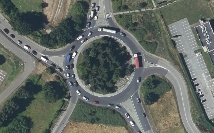 Vue aérienne du Rond-point anonyme n°1219800385