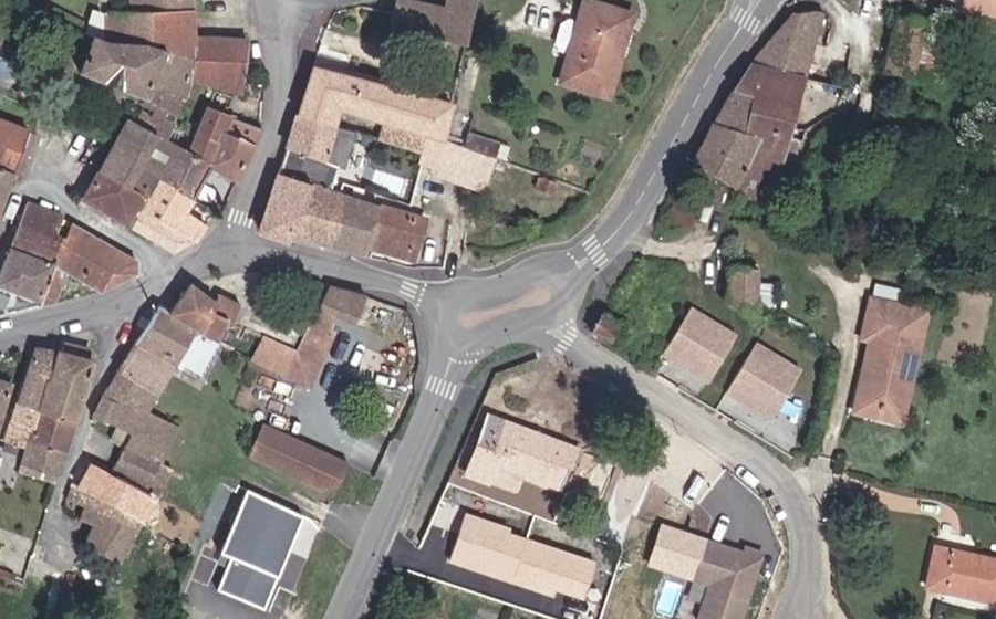 Vue aérienne du Rond-point anonyme n°1220004210