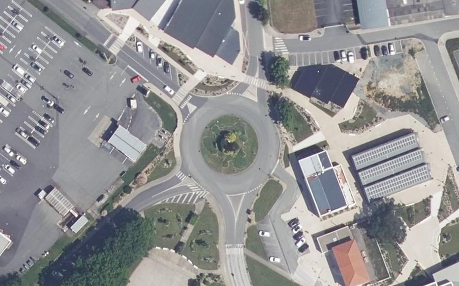 Vue aérienne du Rond-point anonyme n°122008233