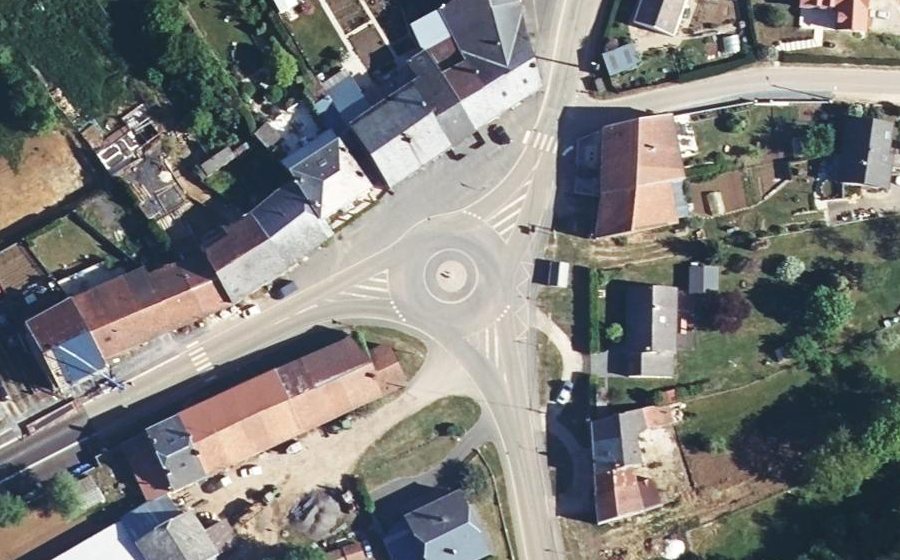 Vue aérienne du Rond-point anonyme n°1220614927