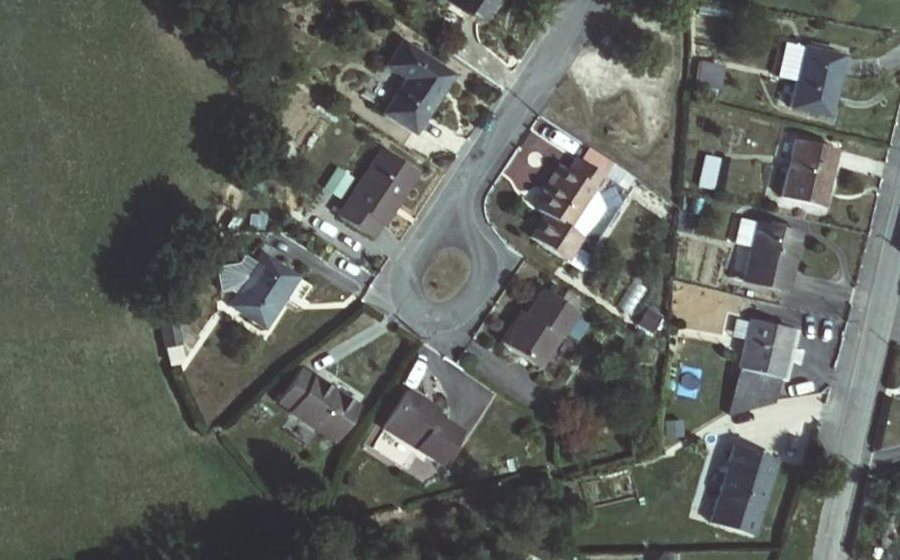 Vue aérienne du Rond-point anonyme n°122071631