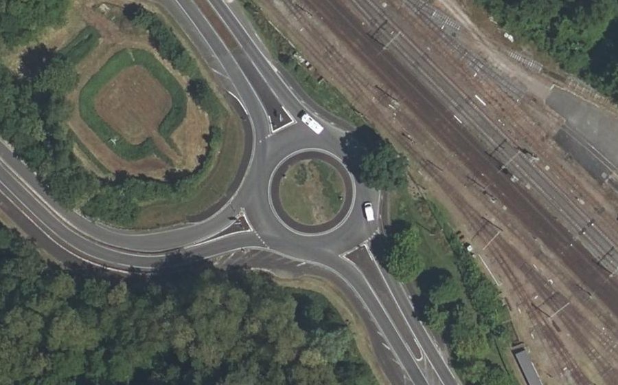 Vue aérienne du Rond-point anonyme n°122106702