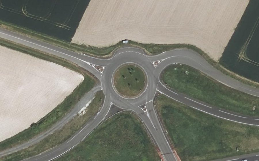 Vue aérienne du Rond-point anonyme n°122107375