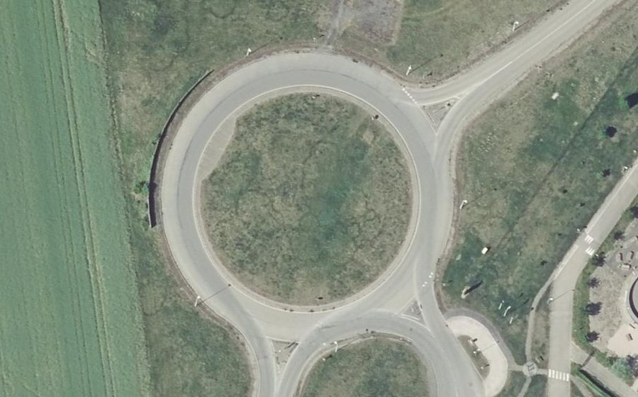 Vue aérienne du Rond-point anonyme n°122112710