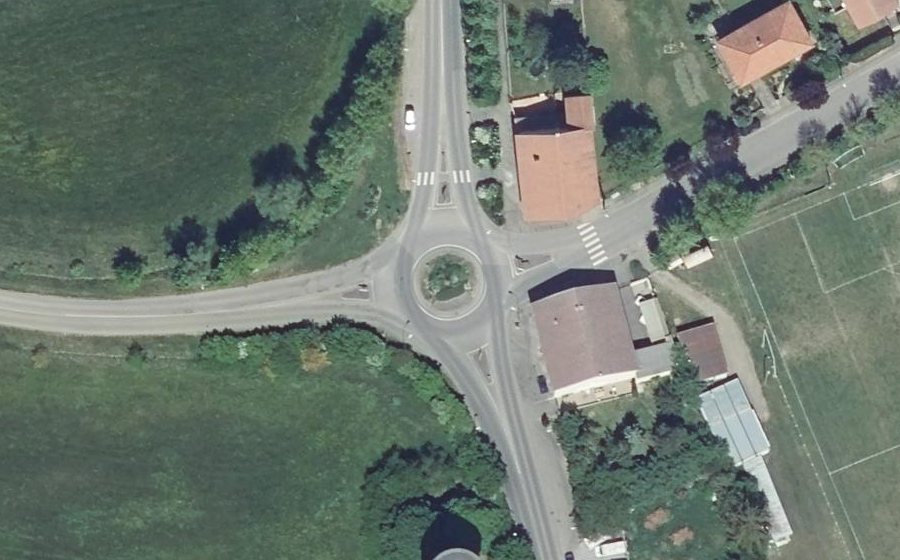 Vue aérienne du Rond-point anonyme n°122113959
