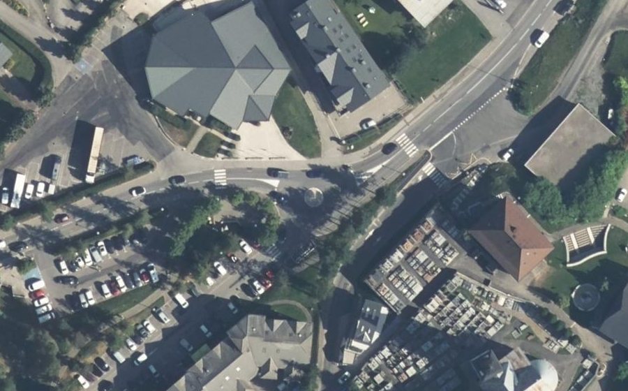 Vue aérienne du Rond-point anonyme n°1221605955