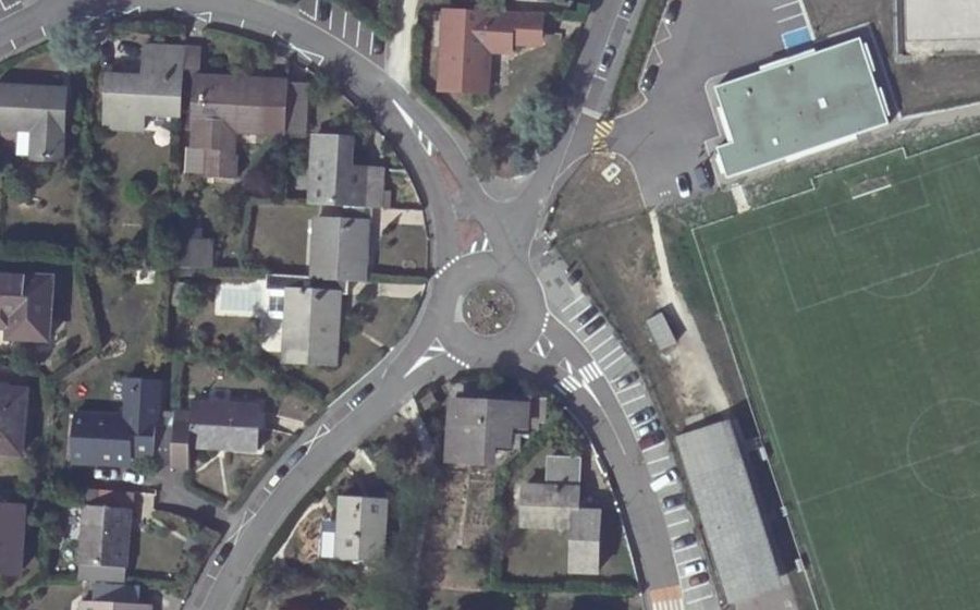 Vue aérienne du Rond-point anonyme n°122226389