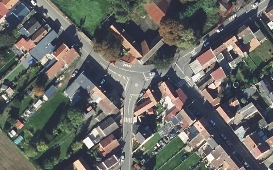 Vue aérienne du Rond-point anonyme n°122265851