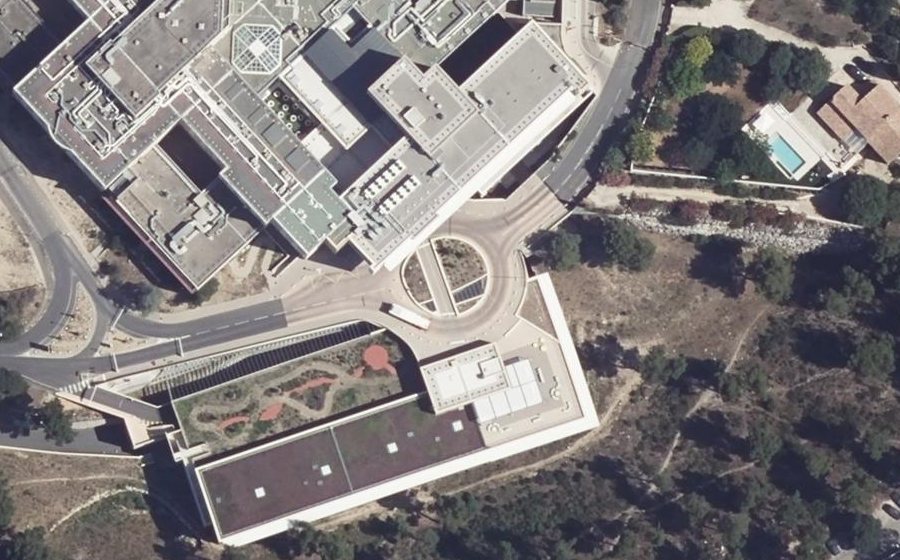 Vue aérienne du Rond-point anonyme n°1223256107