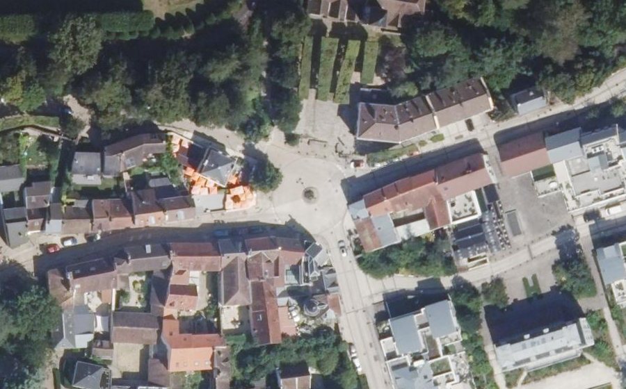 Vue aérienne de la Place de l'Église