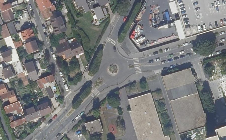 Vue aérienne du Rond-point anonyme n°1226123184