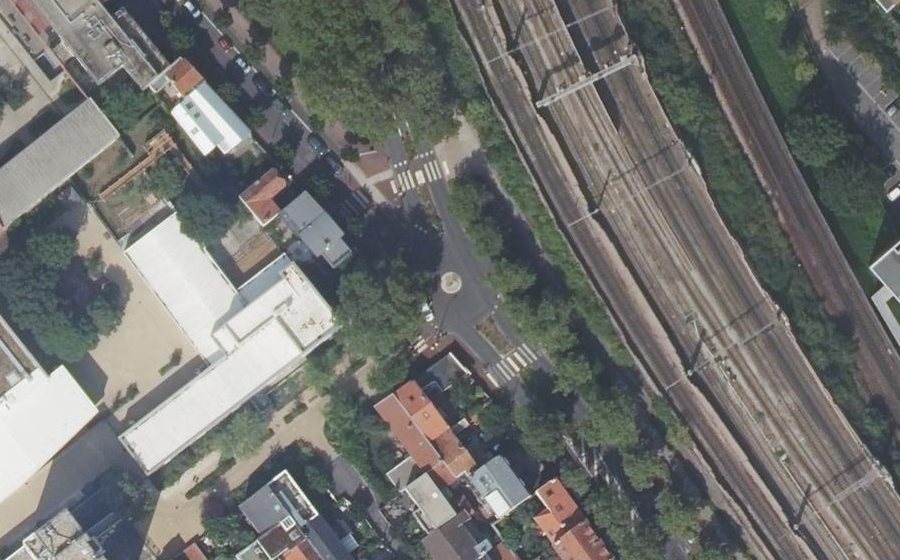 Vue aérienne du Rond-point anonyme n°1226374888